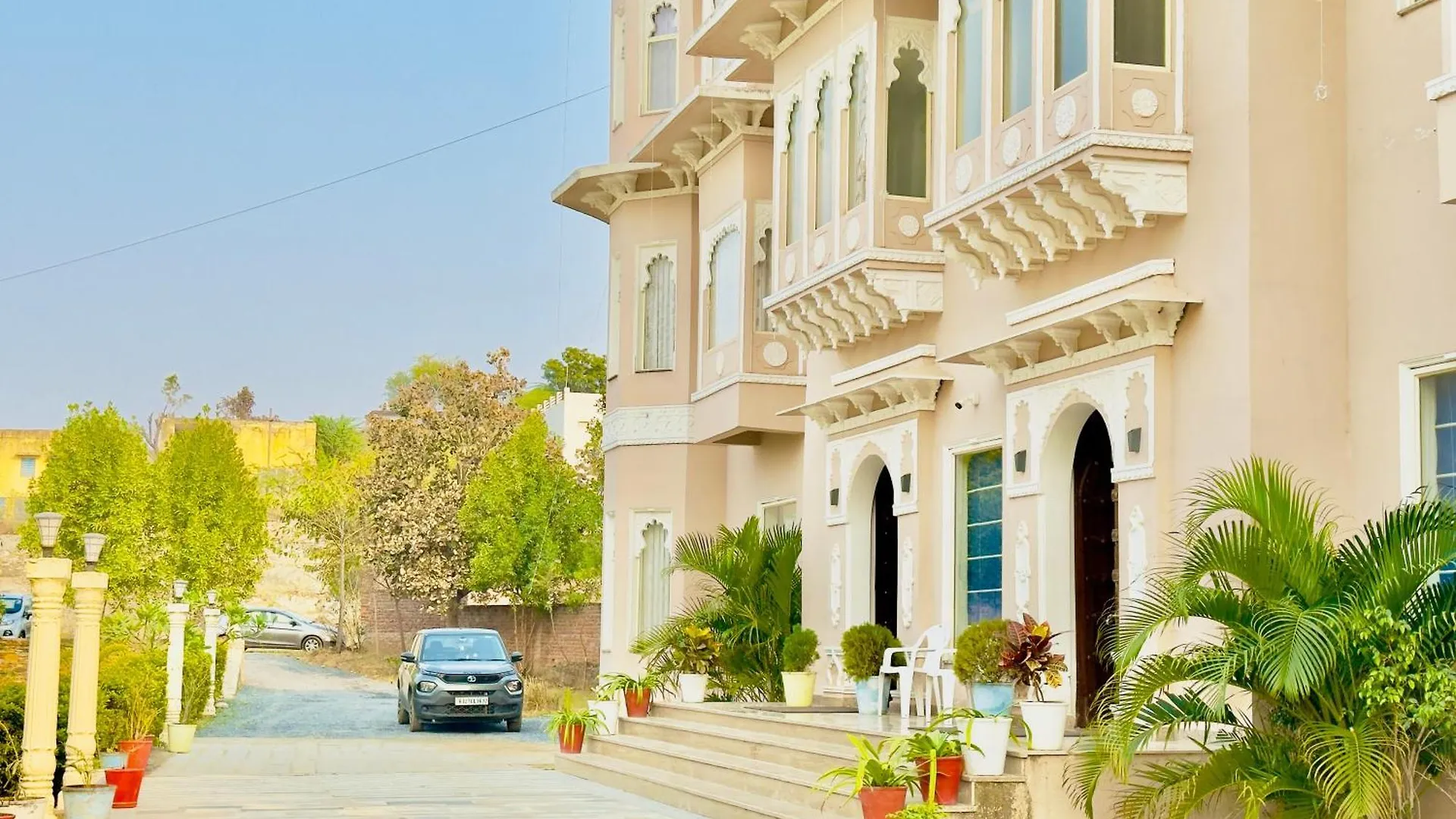 Jag Aravali Resort Udaipur By Naina Staycation - Best For Corporate Events - Family Resort - Swimming Pool - Gardens